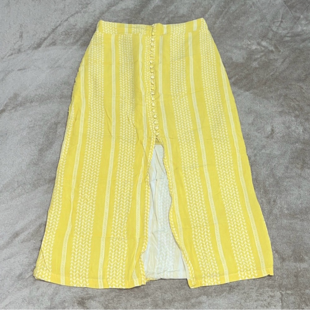 Tilly’s Yellow Skirt